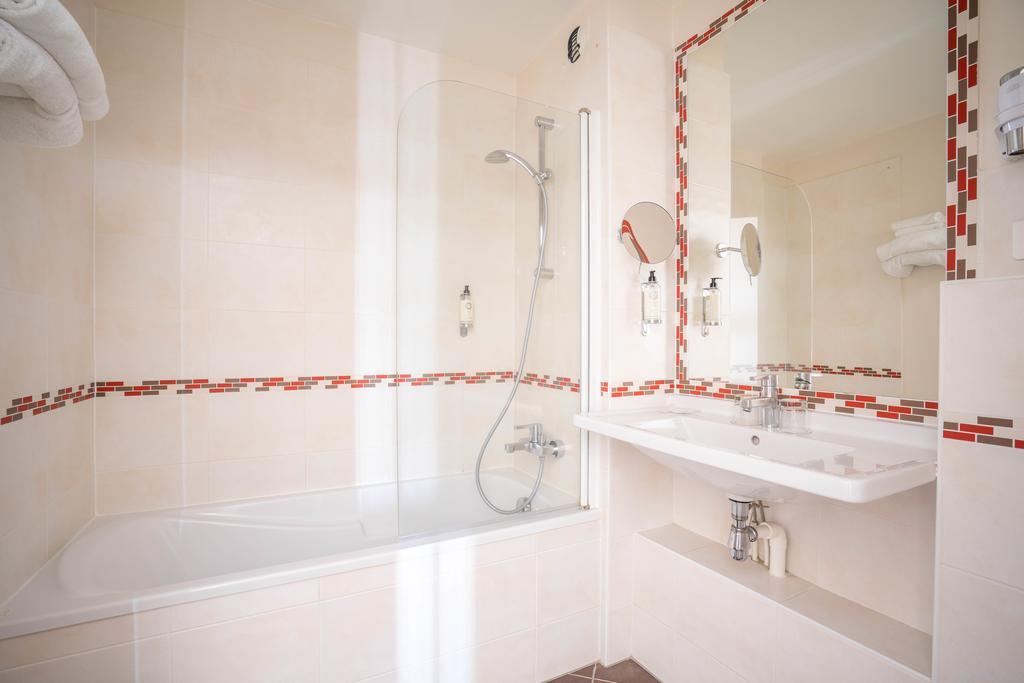Western Du Vallon Hotel