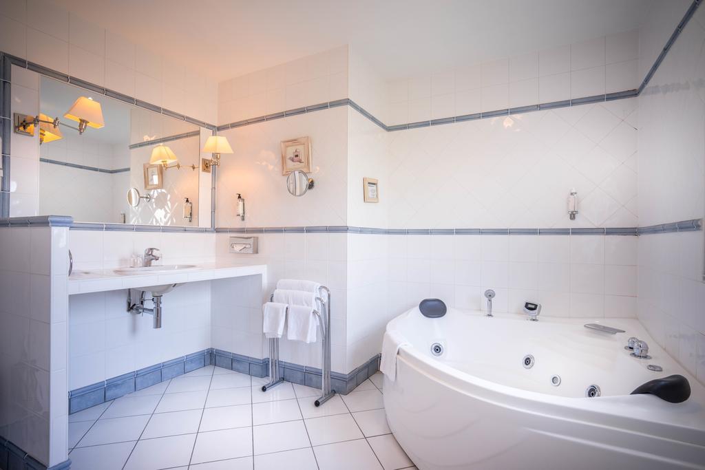 Western Du Vallon 4*